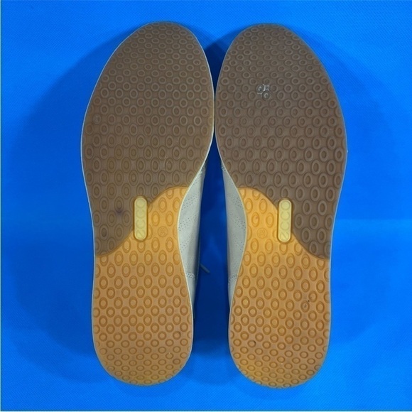 Ecco Women's Casual Leather Sneaker Size 7 - Picture 8 of 10